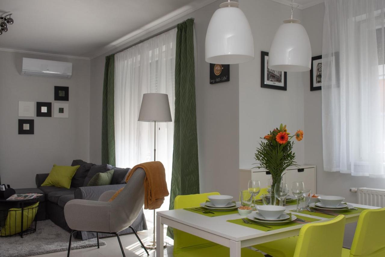 Sunny Home Near Bud With 2Br, Ac And Free Parking Vecses Ngoại thất bức ảnh