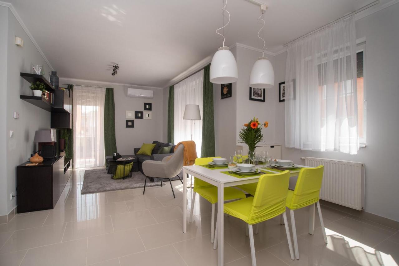 Sunny Home Near Bud With 2Br, Ac And Free Parking Vecses Ngoại thất bức ảnh